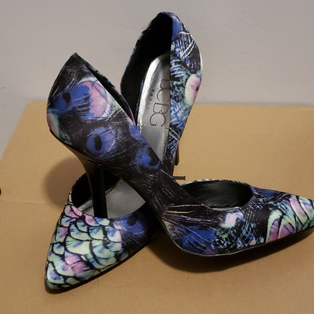BCBG pumps